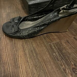 American Eagle wedge sandals EUC